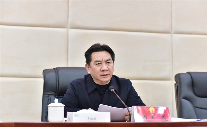 副主任赵亩,任乐平,程冬梅,张萍和区人民政府副区长吴翰林参加会议